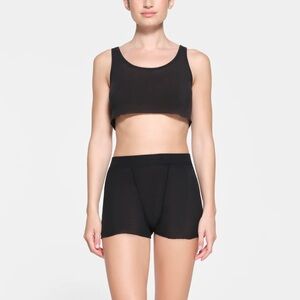 Skims THREADBARE
RIB SHORT
SHORT I
SOOT - SOOT